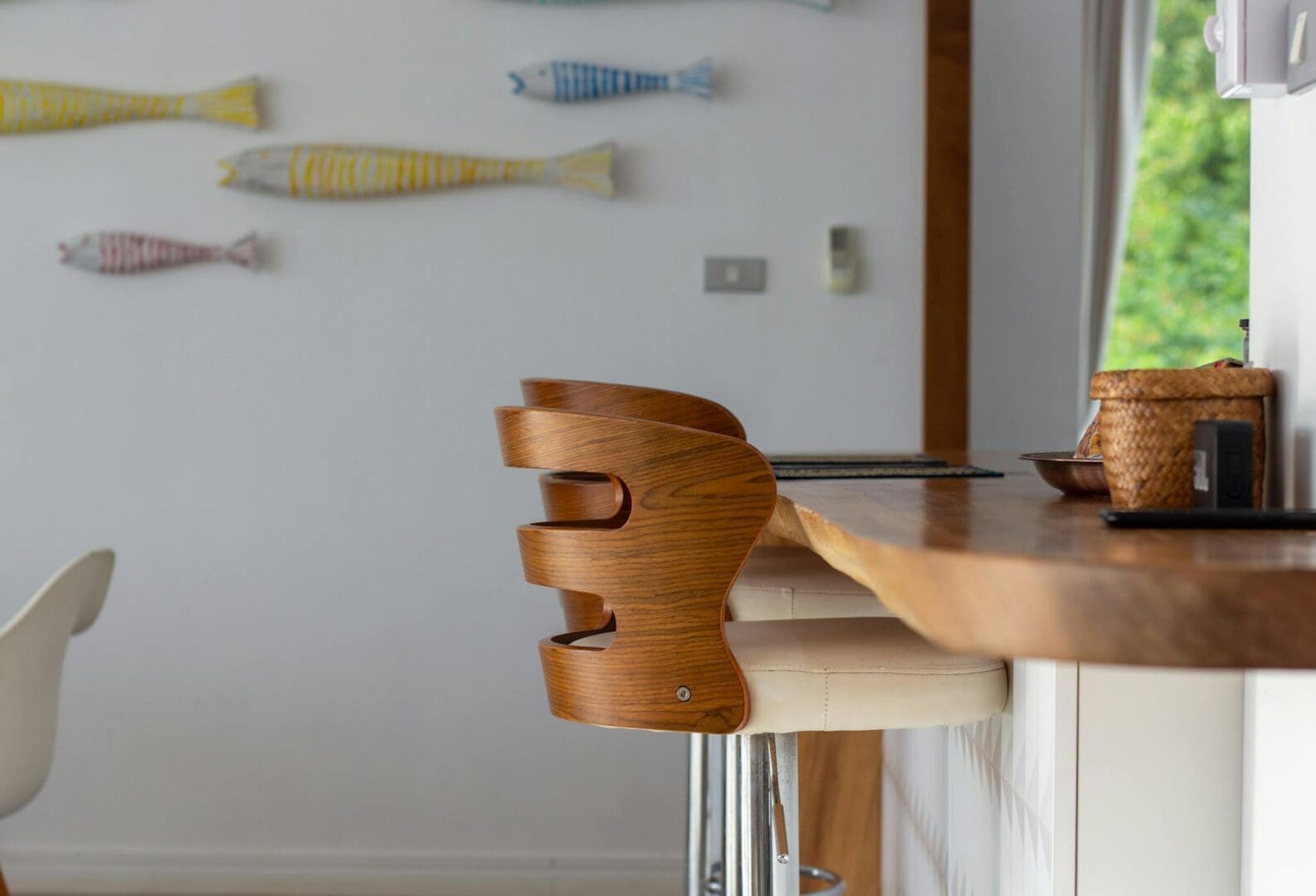 How to Choose Bar Stools for Different Counter Heights