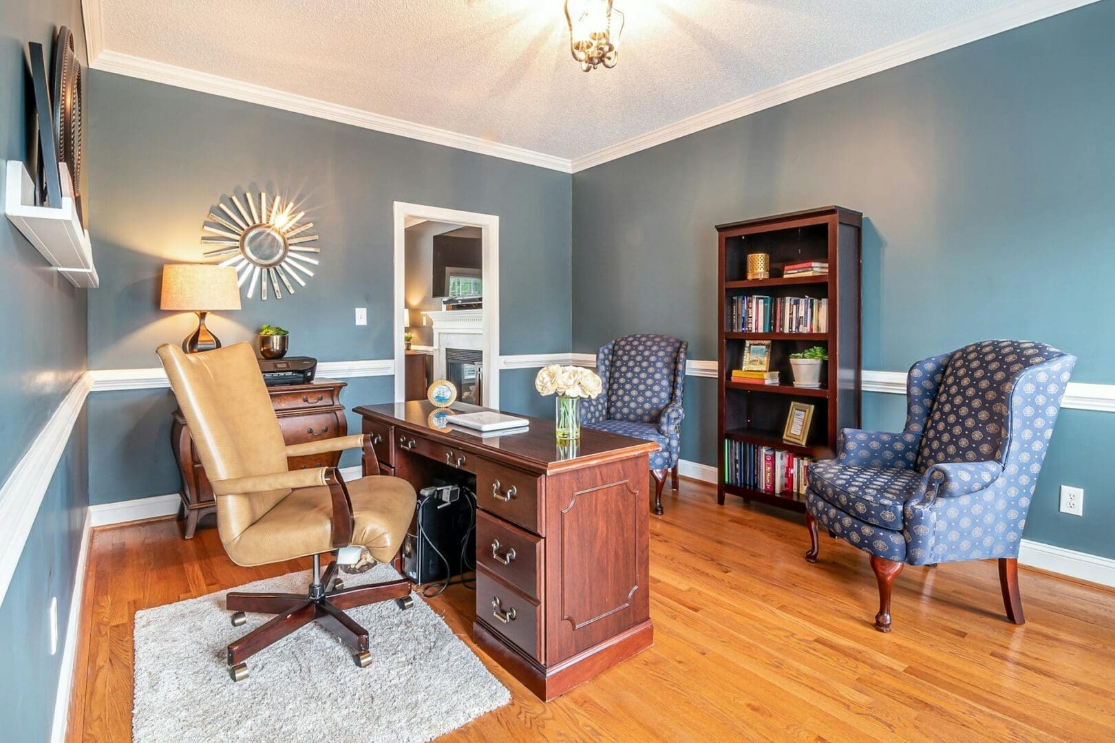 How to Choose a Bookcase for a Home Office