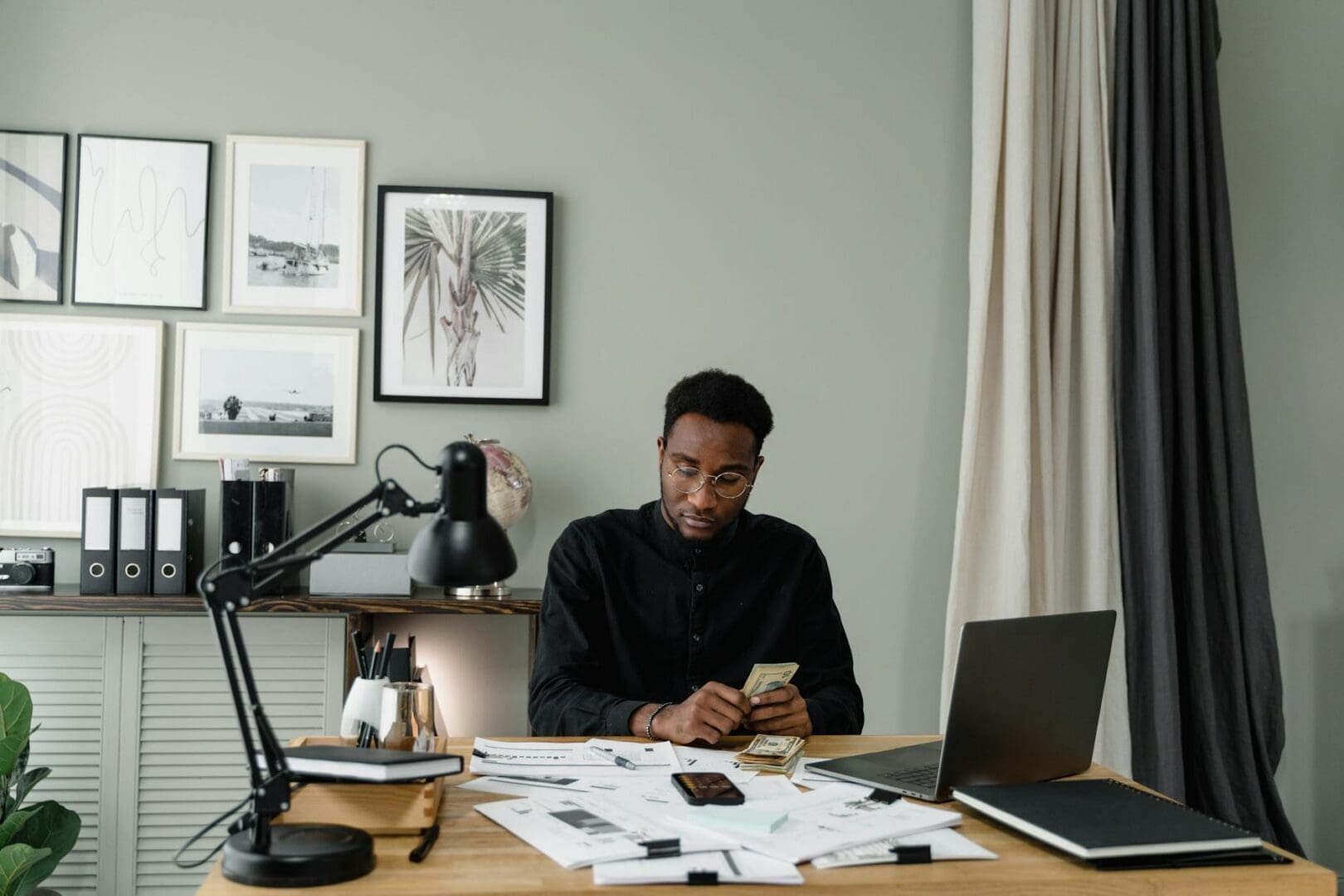 How to Organize a Home Office on a Budget