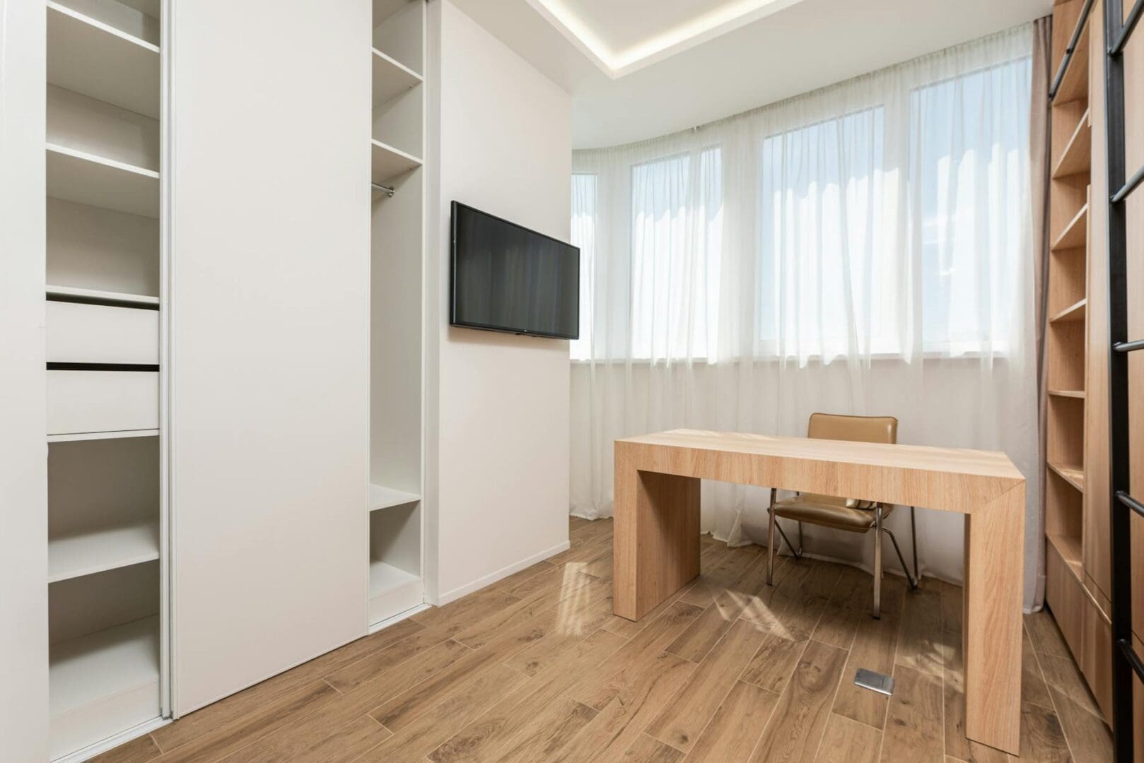 How to Create a Home Office in a Closet