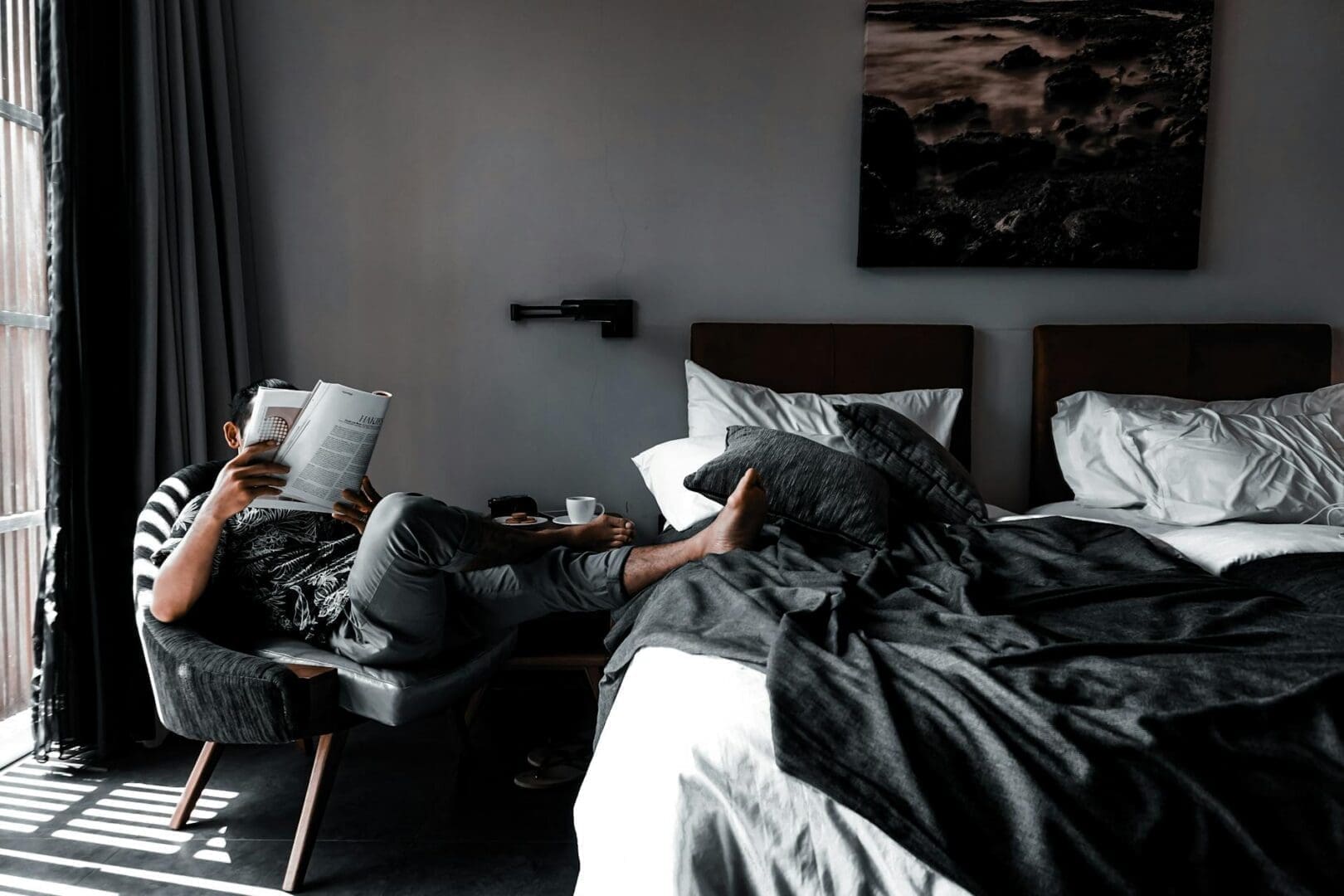 How to Create a Cozy Reading Corner in Your Bedroom
