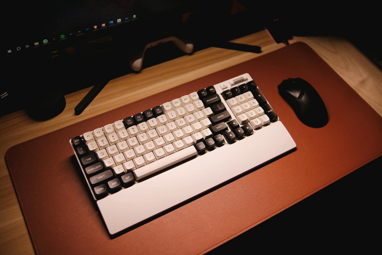 How to Choose a Desk Mat for Your Home Office