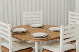 How to Choose Dining Chairs That Work with Any Table
