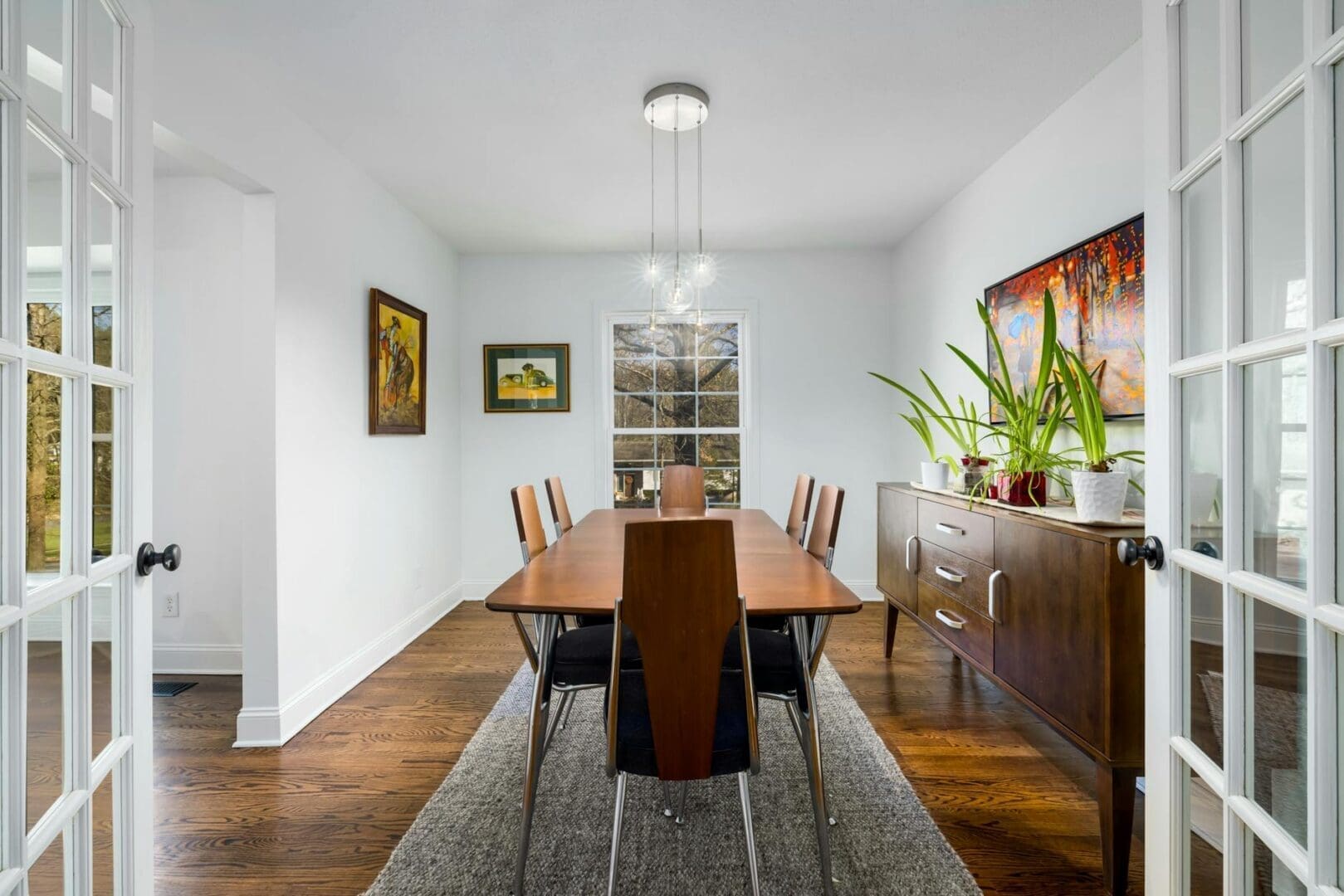 Dining Room Layout Ideas for Different Room Sizes
