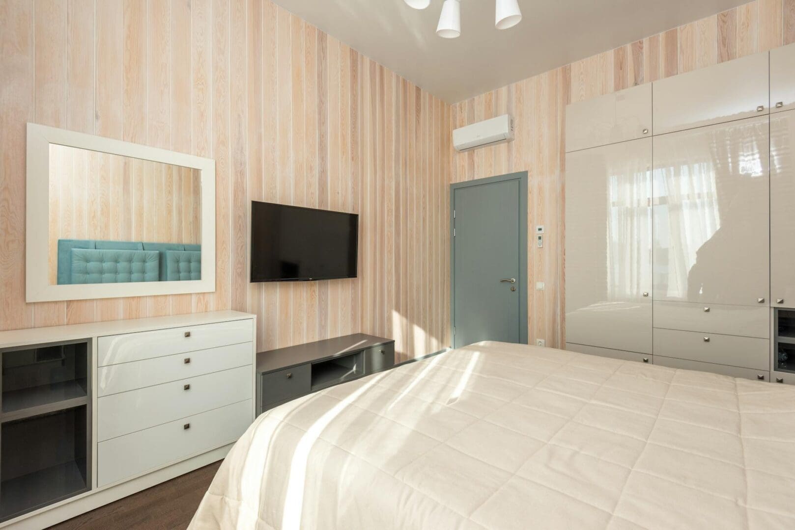 dresser in small bedroom