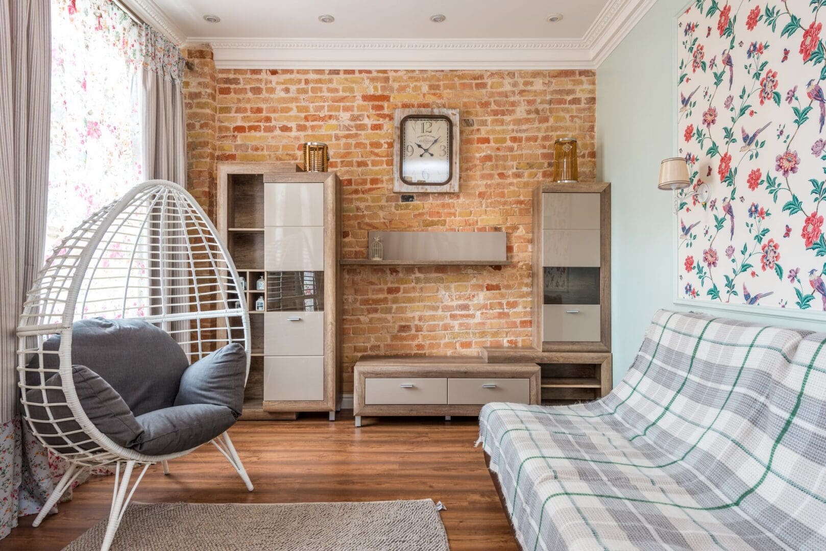 Egg Chair Buying Guide: Is It Worth It?