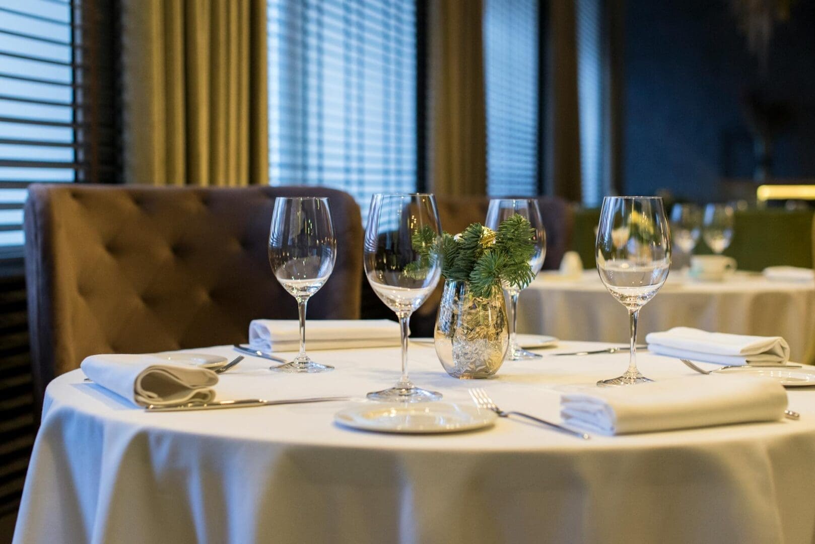 How to Choose Table Linens for Everyday and Special Occasions