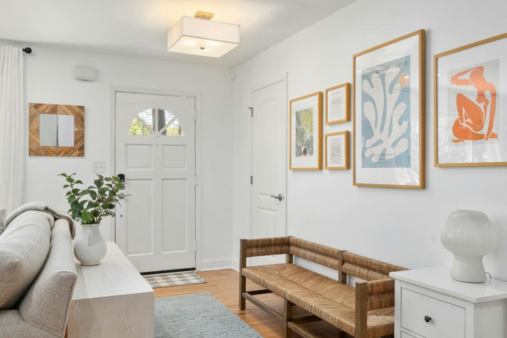 entryway bench with pillows