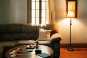 How to Choose a Floor Lamp for a Living Room