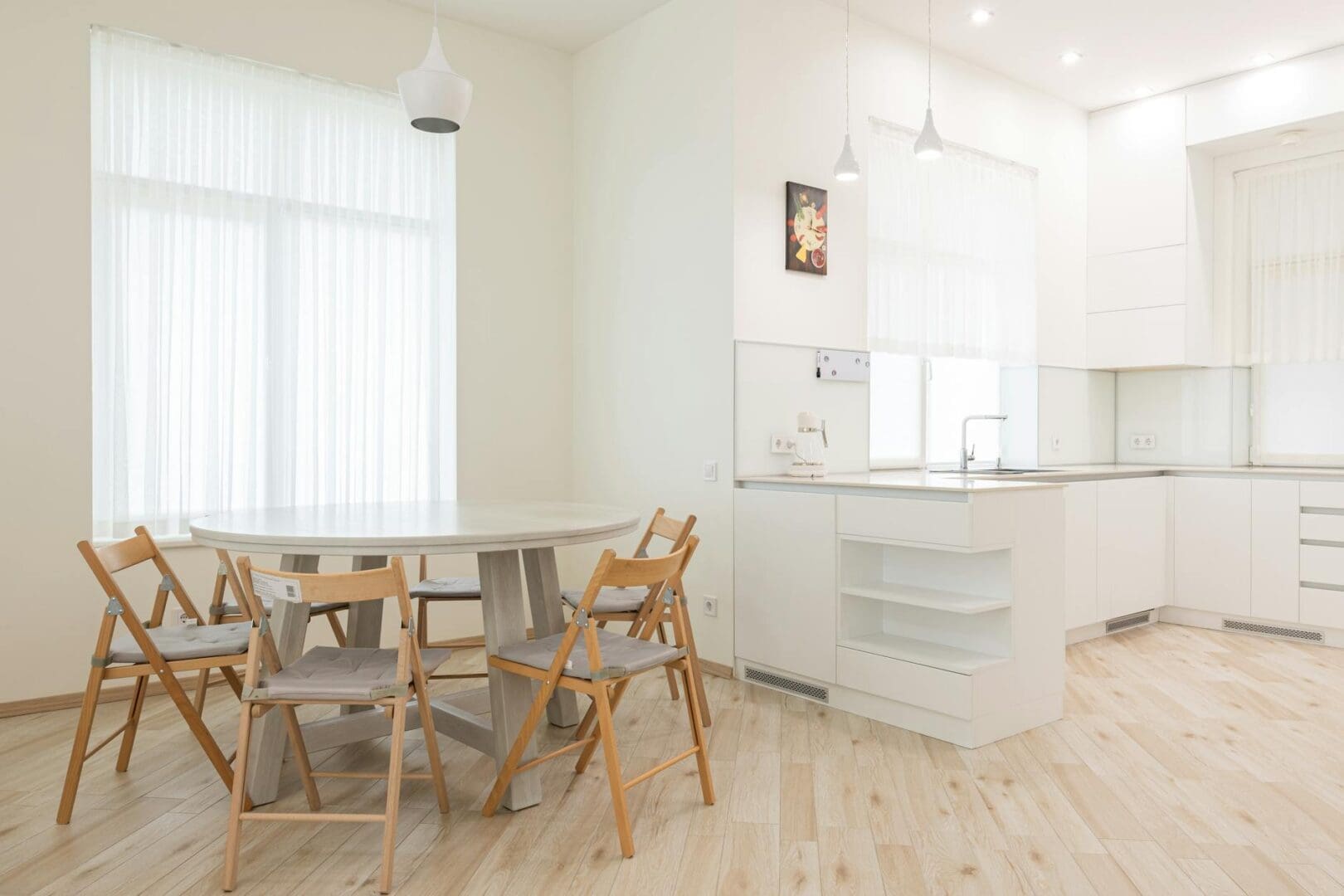 How to Choose Folding Dining Furniture for Small Spaces