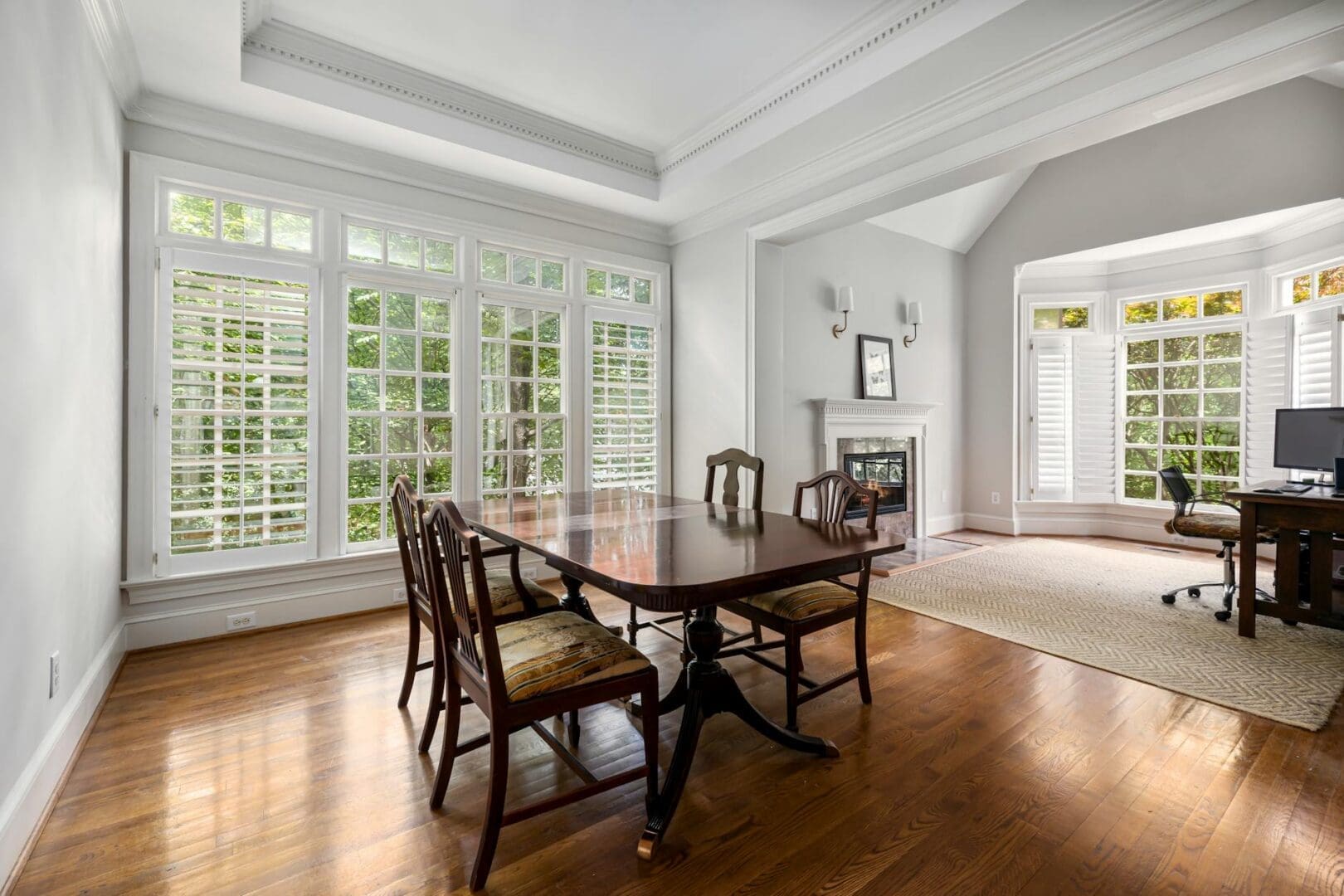 How to Create a Formal Living Room That Still Feels Comfortable