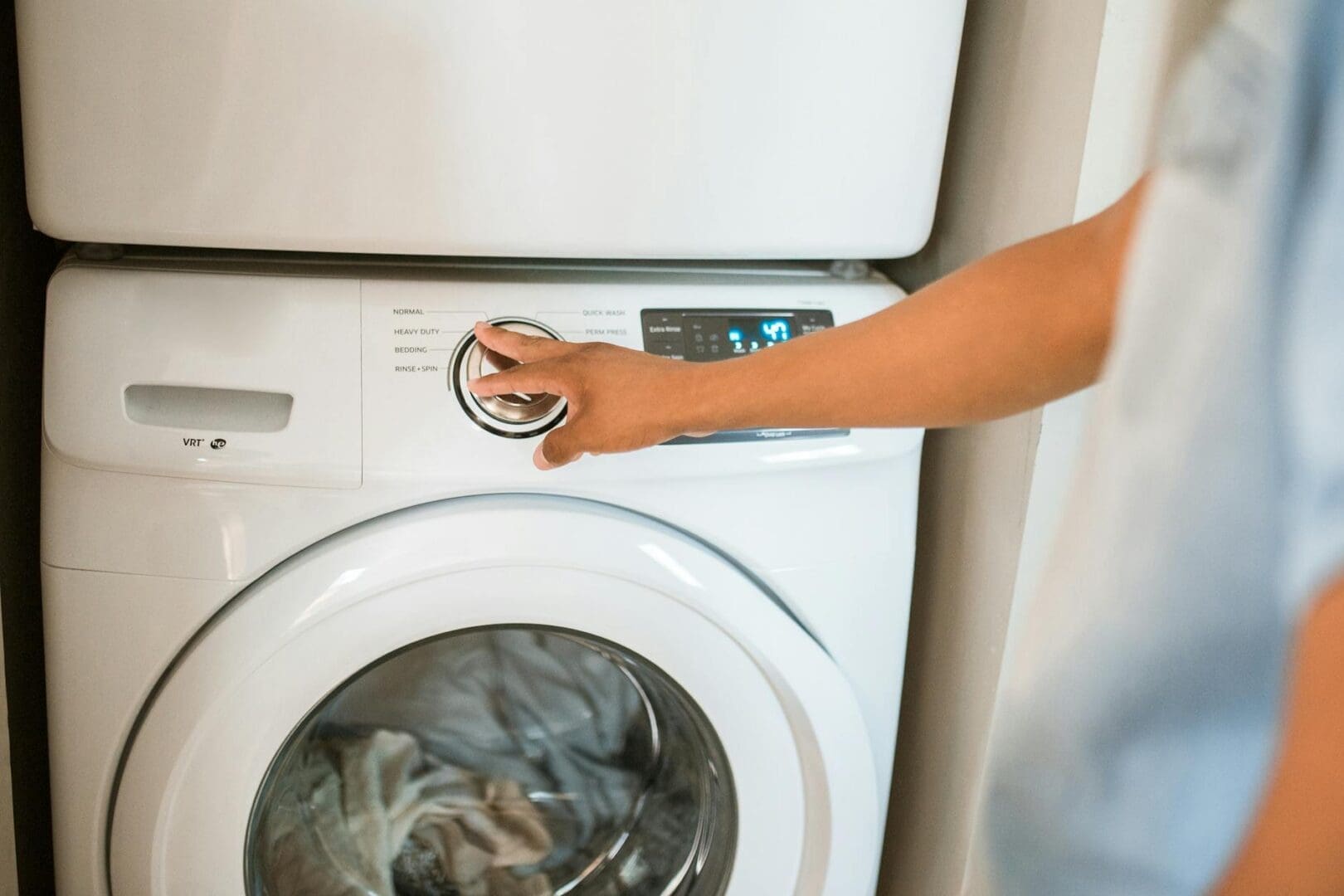 How to Choose Between a Top Load and Front Load Washer