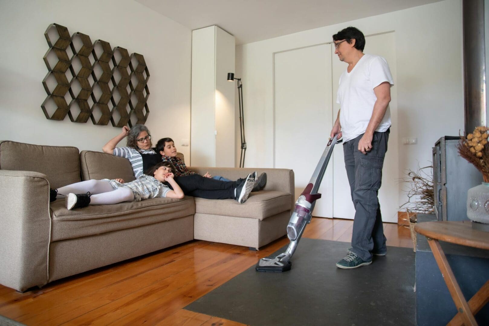 How to Choose a Handheld Vacuum for Quick Cleanups
