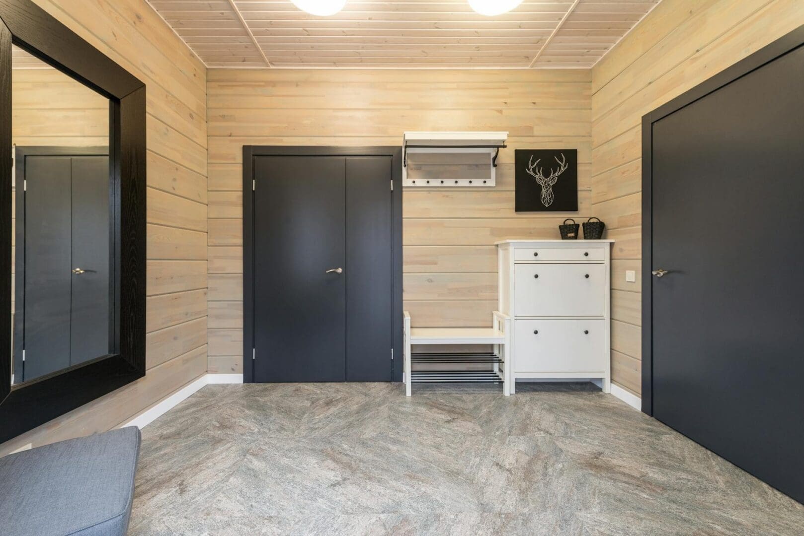 How to Create a Kid-Friendly Entryway That Actually Works