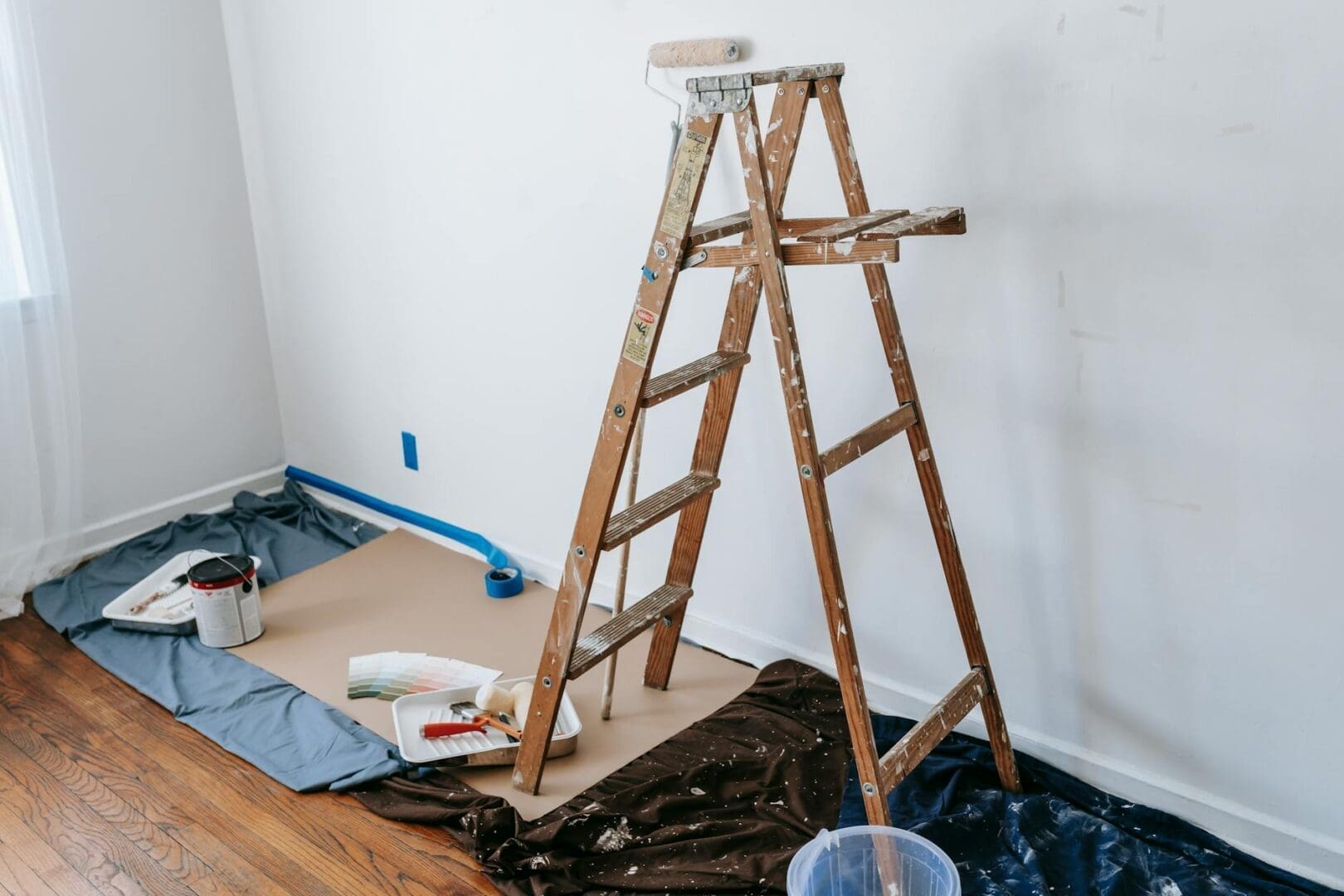 How to Choose Paint Colors for a Living Room That You’ll Love for Years