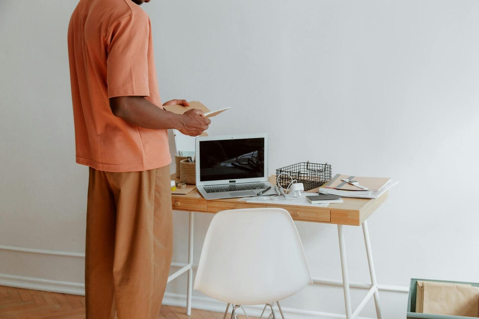 Minimalist Home Office Design Ideas That Actually Work