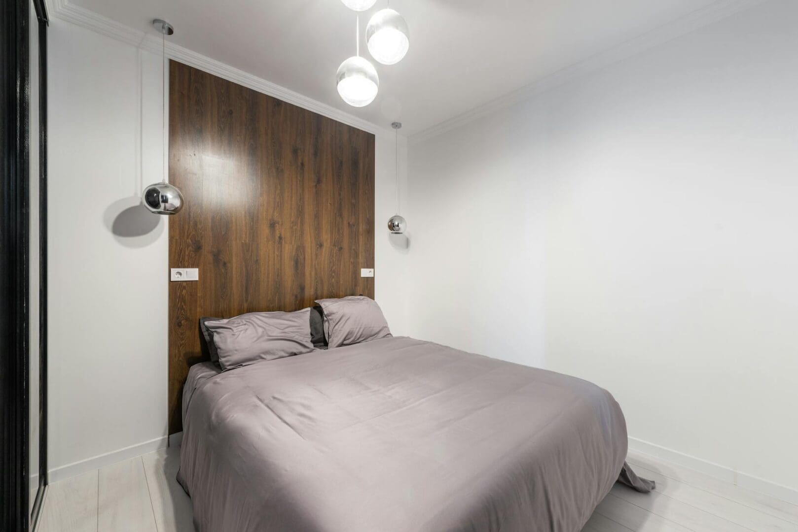How to Style a Small Bedroom to Feel Larger
