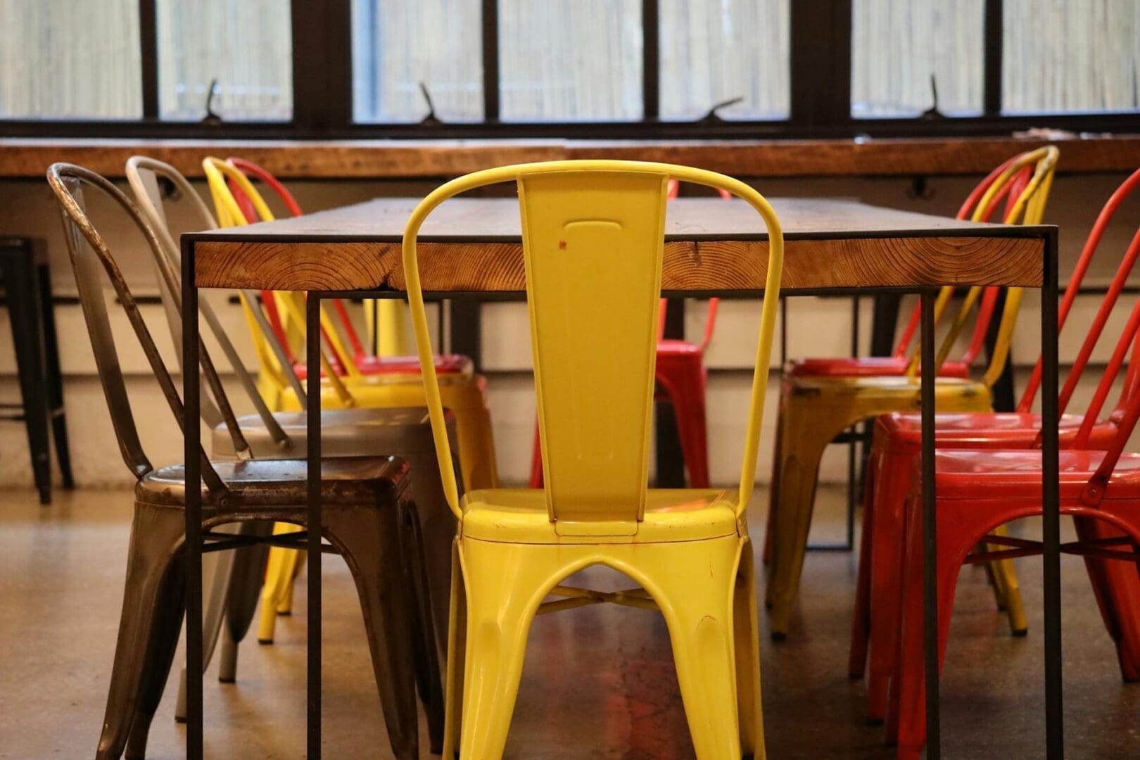 How to Mix Dining Chair Styles for an Eclectic Look