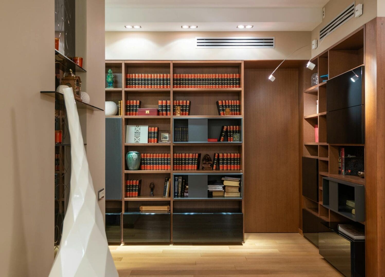 Bookshelf Buying Guide: Choosing the Right Style for Your Living Room