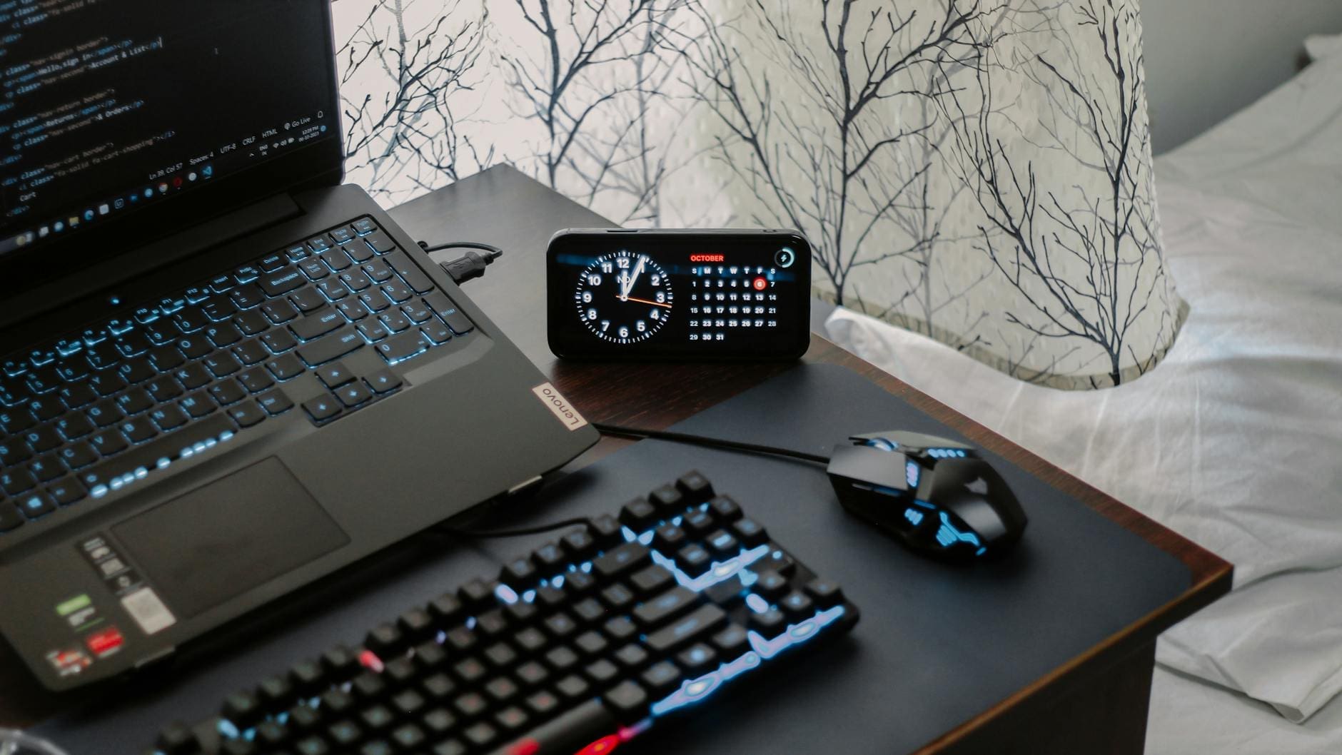 How to Choose the Perfect Desk for Your Home Office