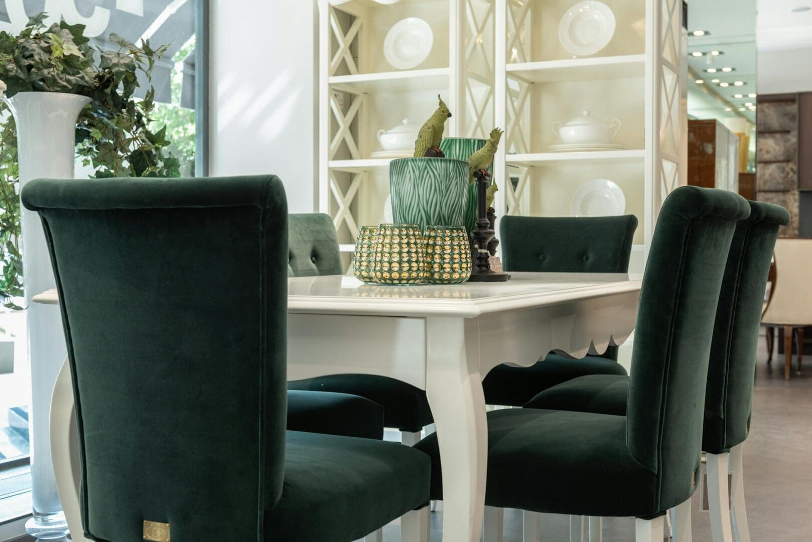 How to Choose the Right Dining Room Chairs