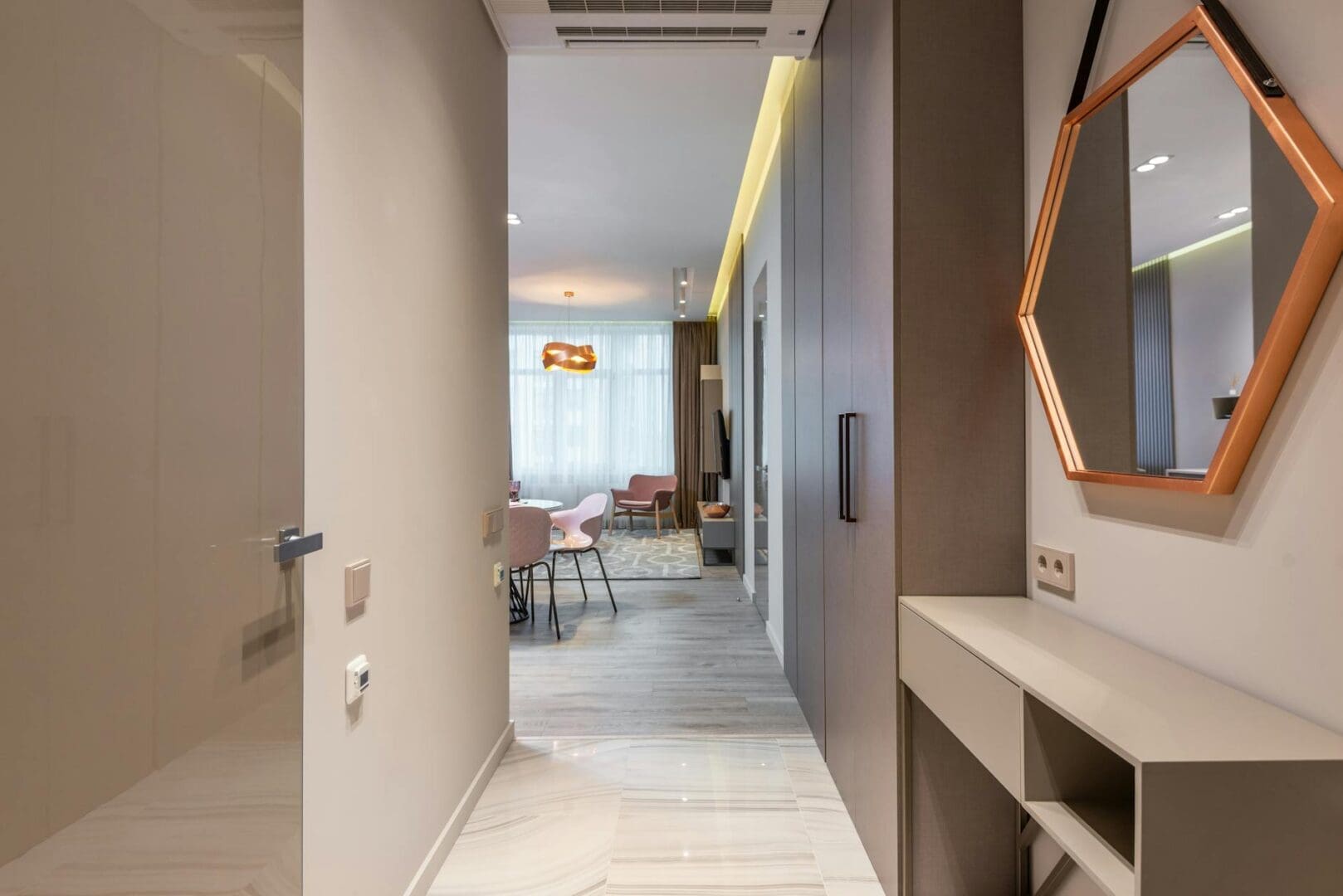 How to Declutter Your Entryway Fast