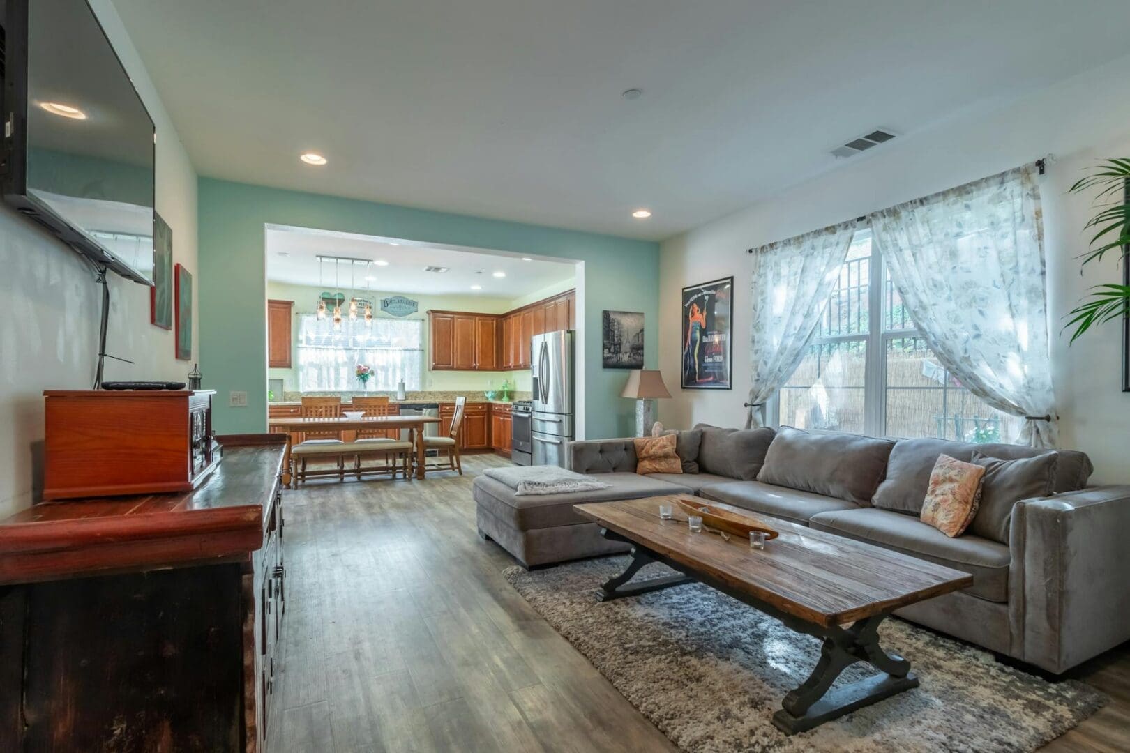 Farmhouse Living Room Ideas That Feel Cozy and Modern