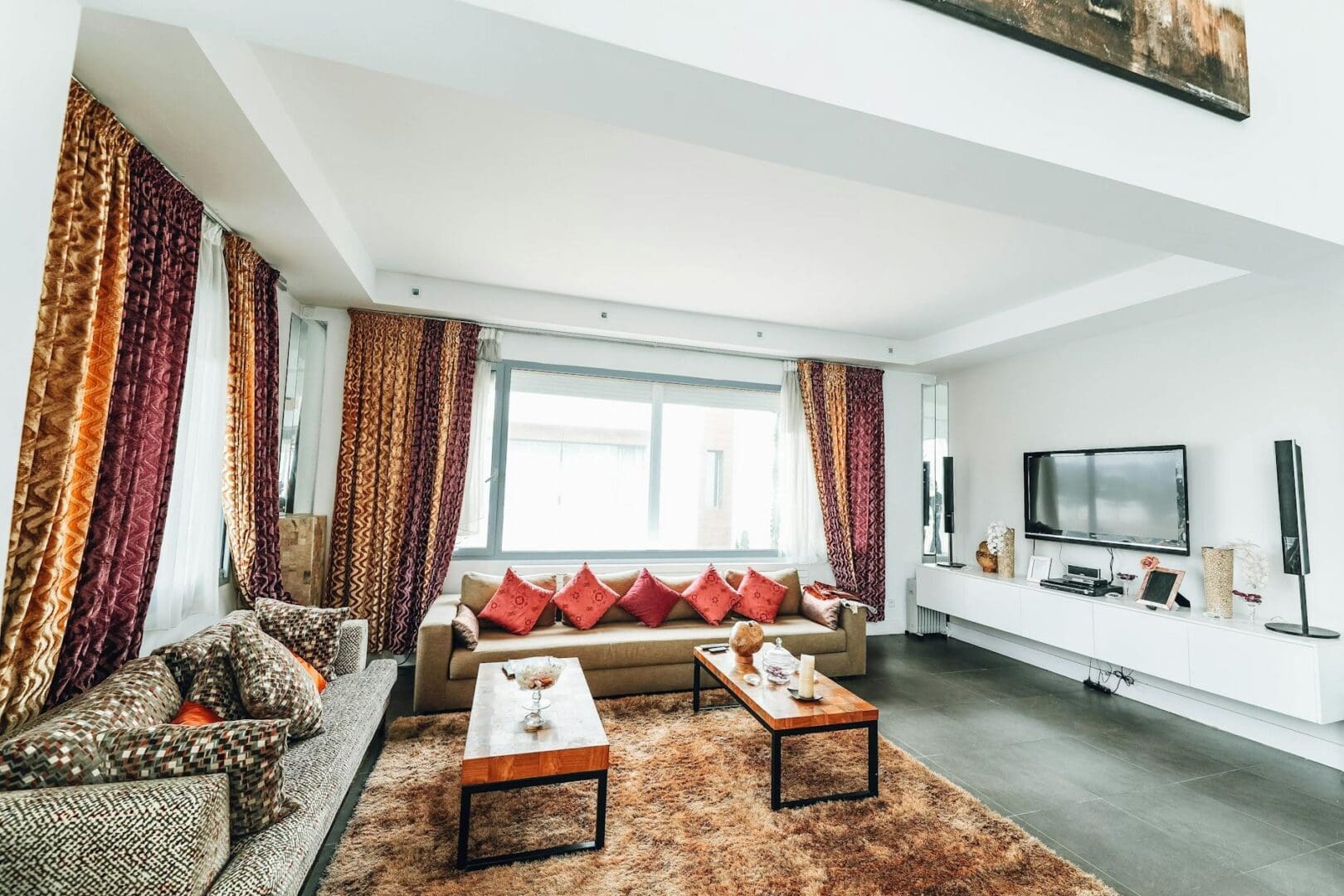 How to Arrange Living Room Furniture Like a Designer
