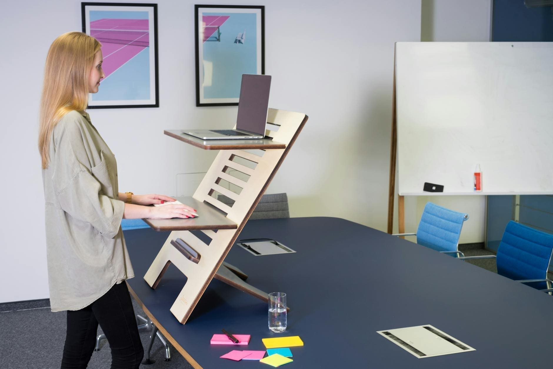 Standing Desk Buying Guide: Health Benefits and What to Look For