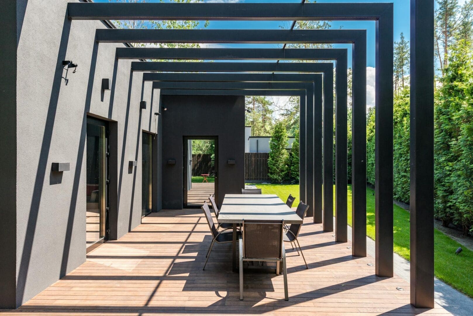 How to Create an Outdoor Living Room That Works Year-Round