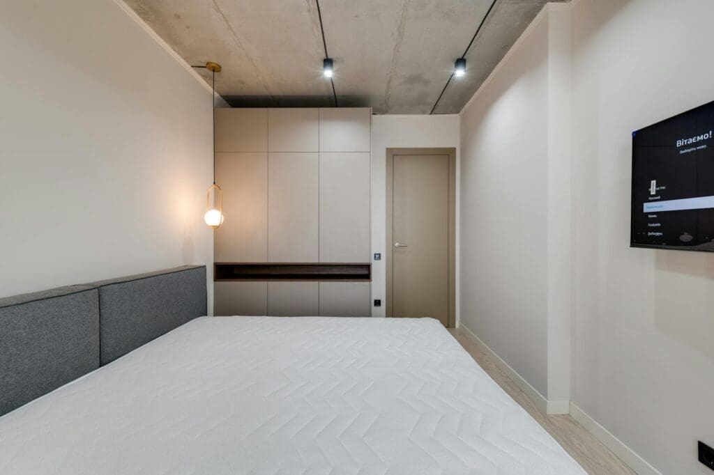 pillow top mattress bedroom