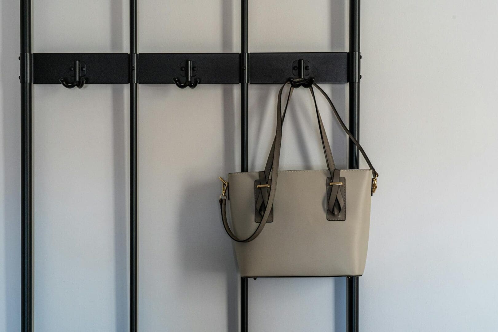 How to Add Storage to a Rental Entryway Without Damaging Walls