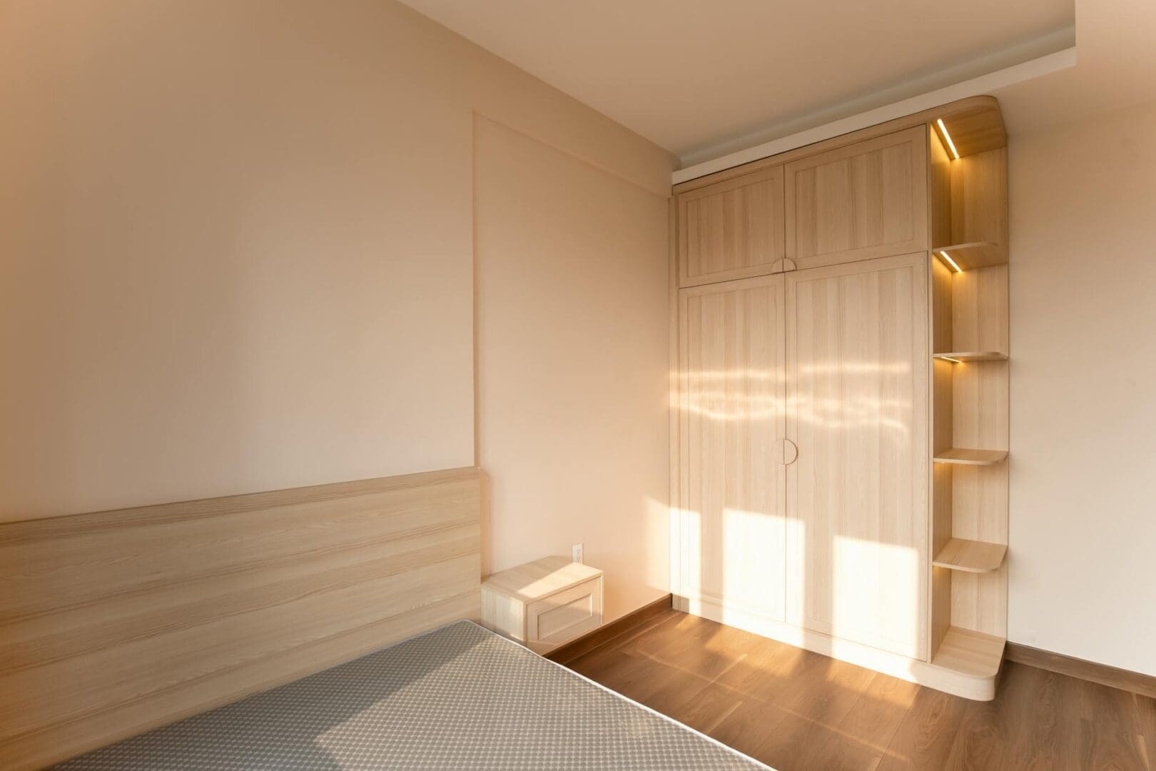 How to Maximize Storage in a Small Bedroom
