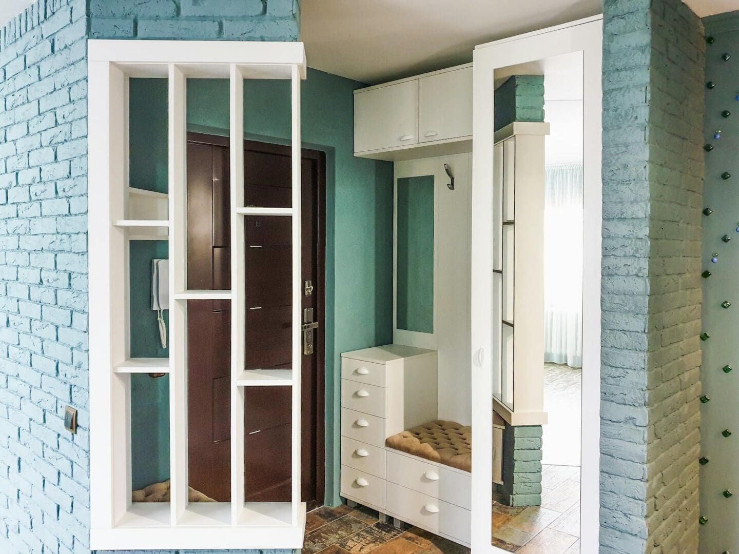 How to Make a Small Entryway Feel Larger