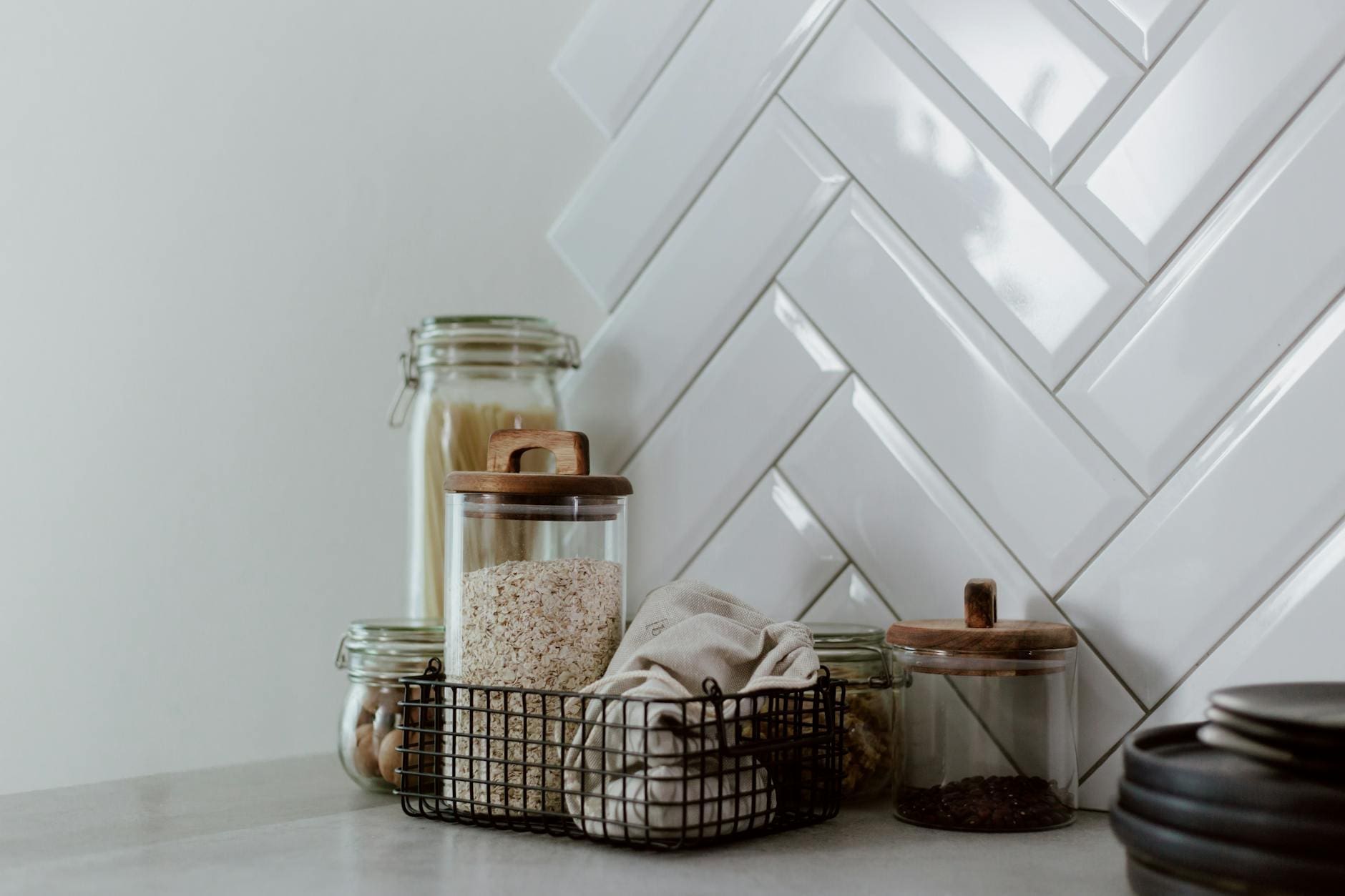How to Choose Storage Solutions for a Small Home