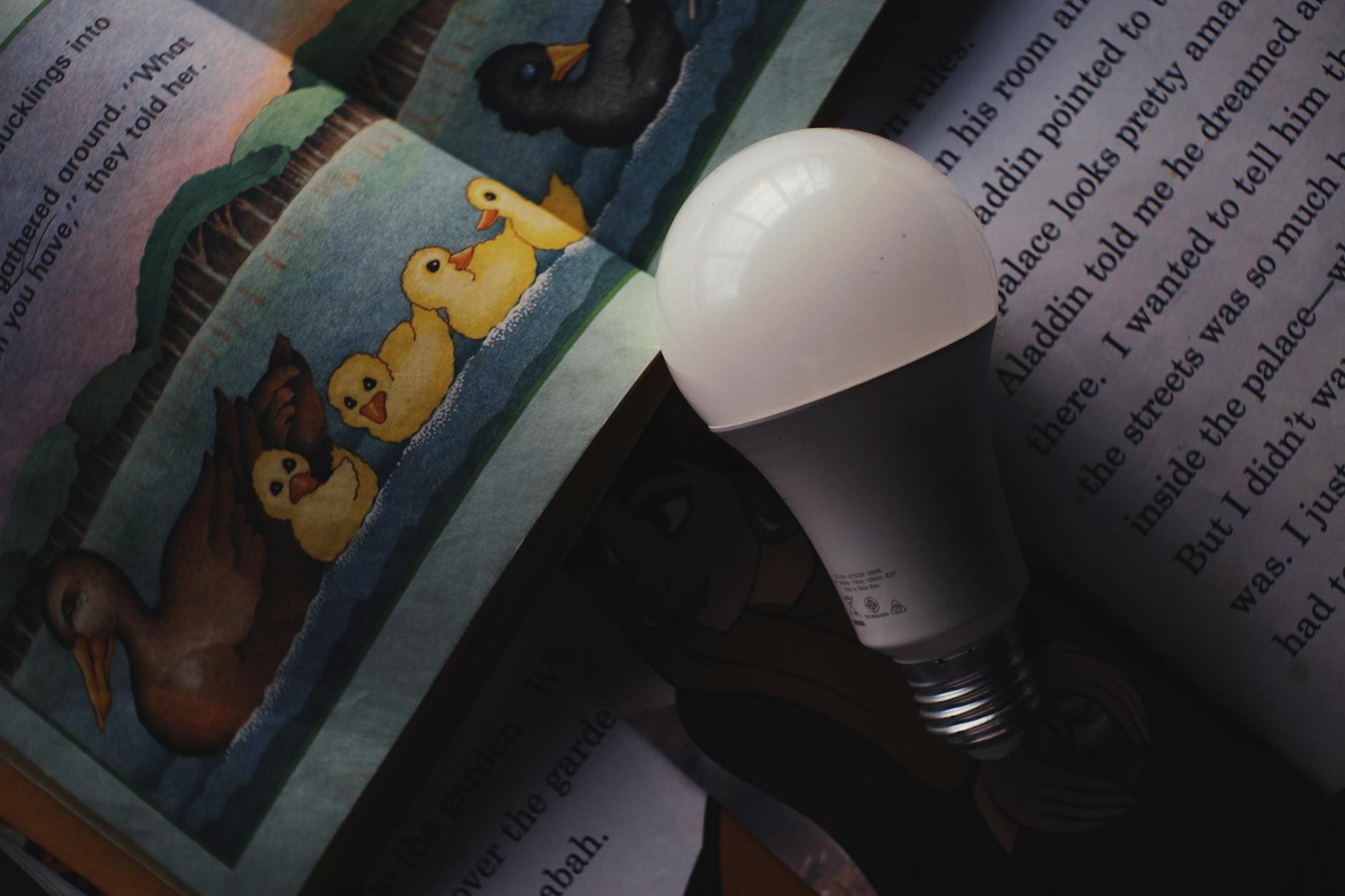 smart bulb bedroom lamp