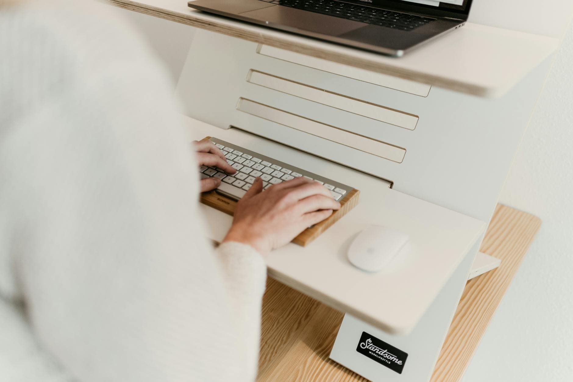 How to Choose a Standing Desk for Your Home Office