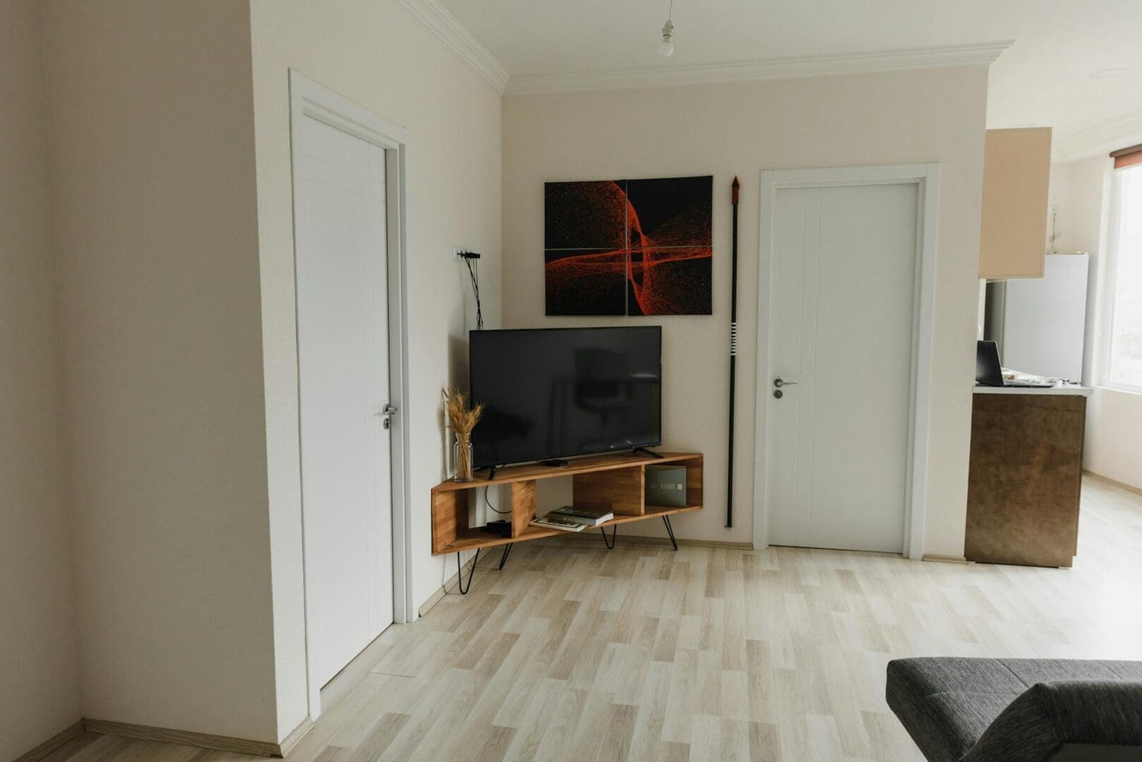 How to Choose a TV Stand Size for Your Room