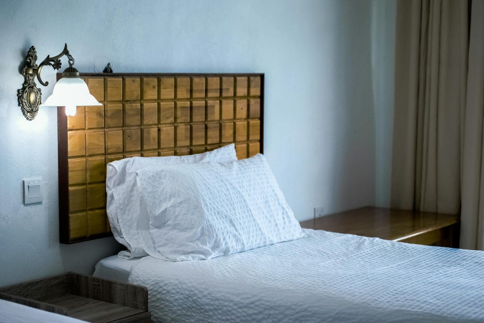 white bed sheets bedroom