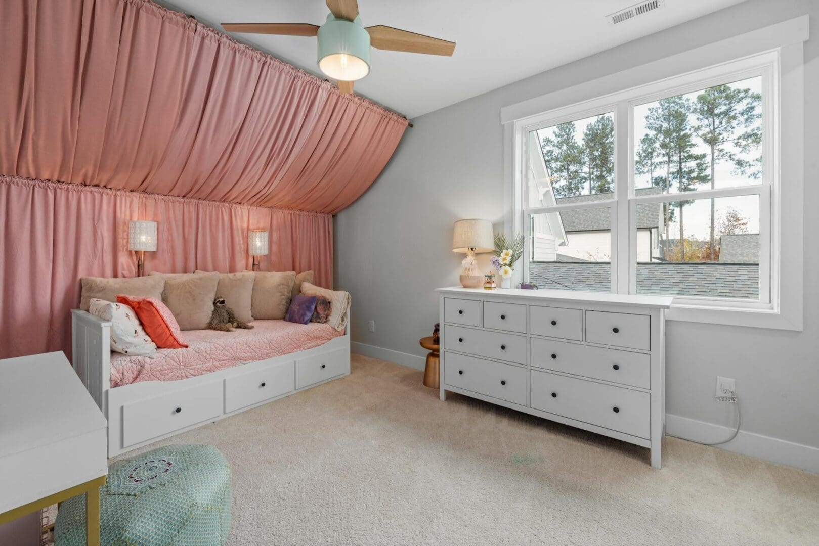 white dresser children bedroom