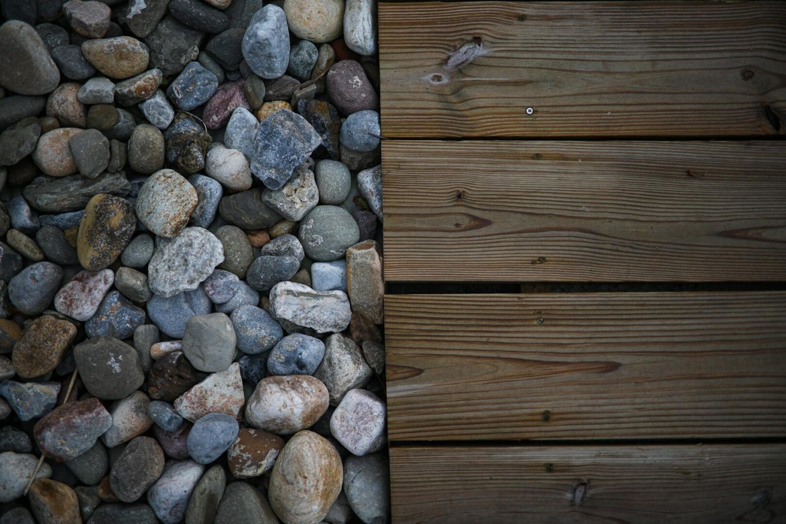 How to Choose Between a Wood and Composite Deck