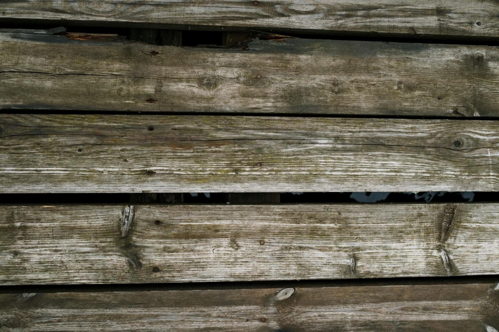 Wood vs. Composite Decking: How to Choose the Right Material for Your Outdoor Space