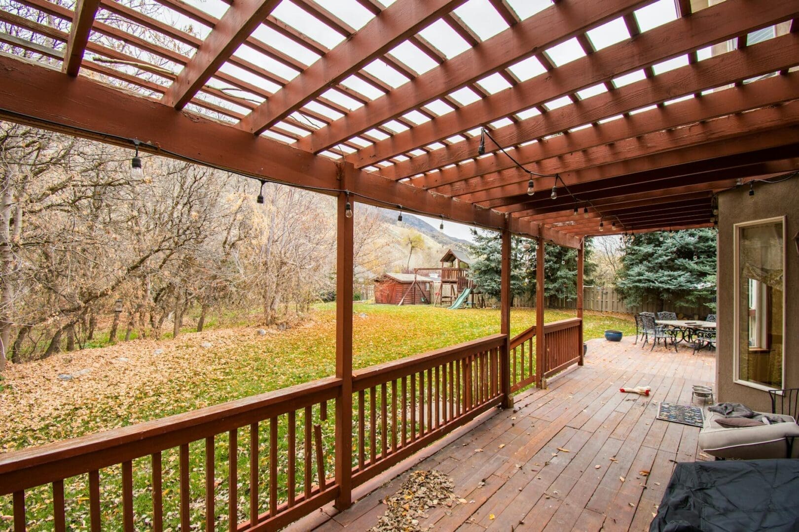 Deck vs Patio: Which Is Right for Your Backyard?